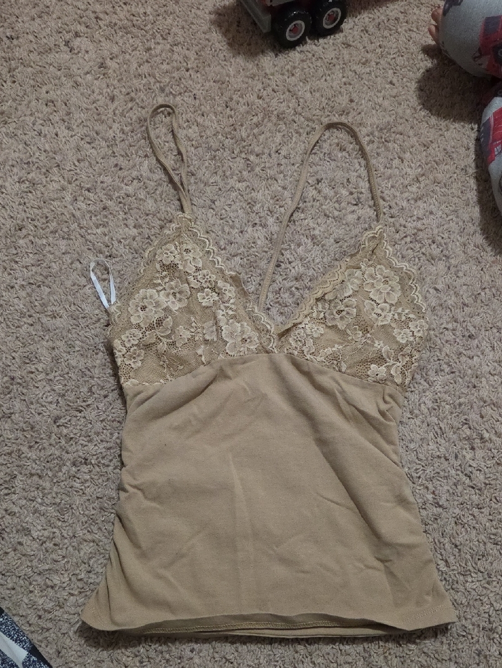 ROMWE Lace V-Neck Spaghetti Strap Camisole - Beige